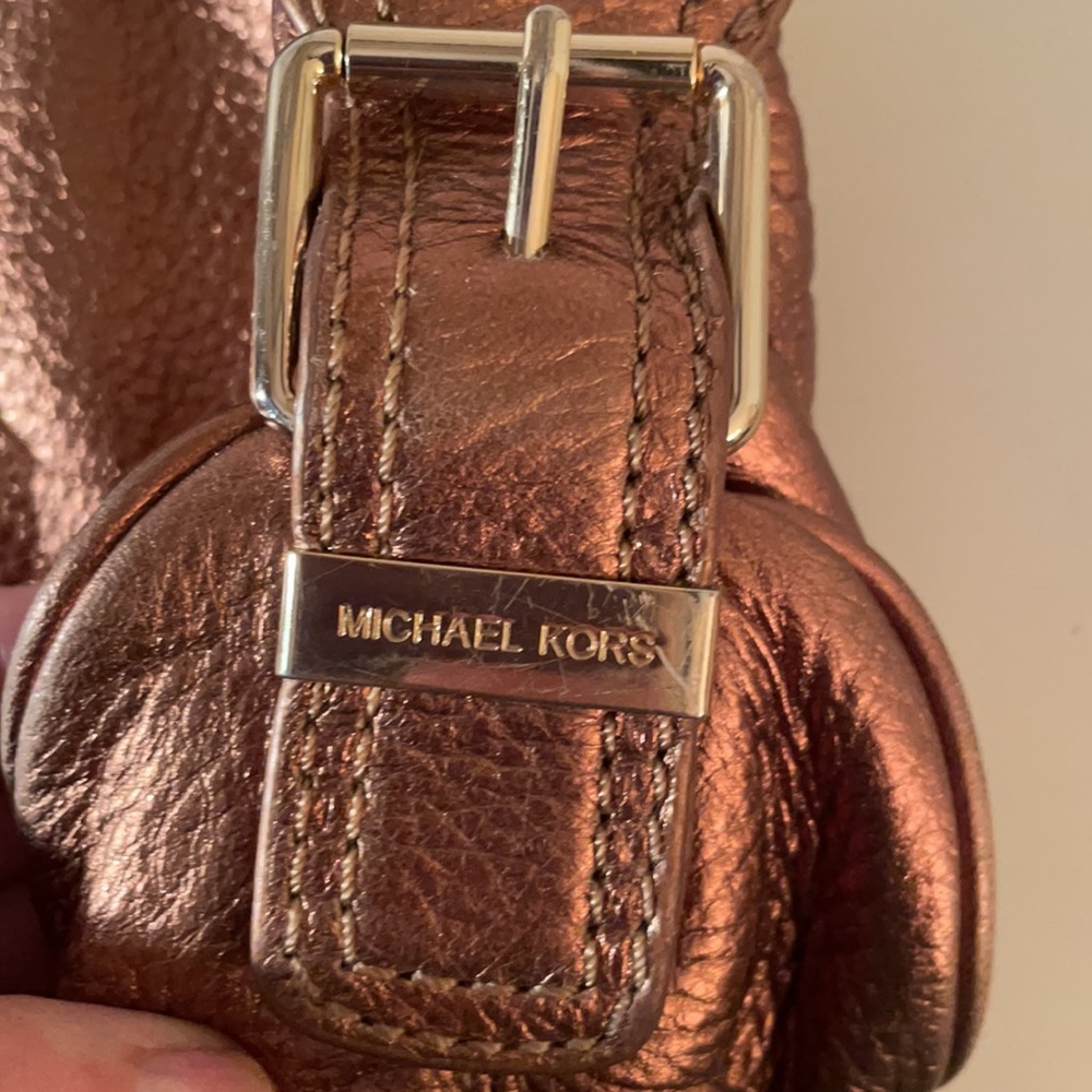Authentic Michael Kors Metallic Copper Soft Leather Shoulder Bag Purse - Picture 3 of 15